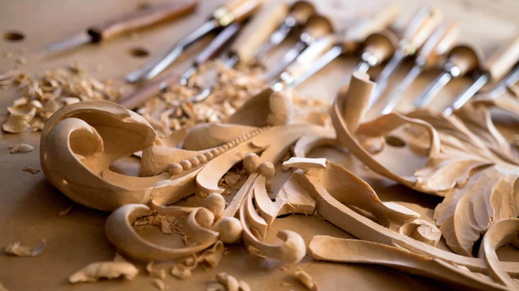 Woodcarving, Hashemi Flowers, Foliage carving, carving leaves in wood, wood carving leaf patterns, carving leaves in wood, flower carving, carving flowers, wood carving flower patterns, wooden carved flowers, hand carved flowers, floral carving designs, Floral carving, hand carved flowers, hand carved wooden flowers, learn to carve flowers, learn to carve flowers in wood, How to carve basic flower,