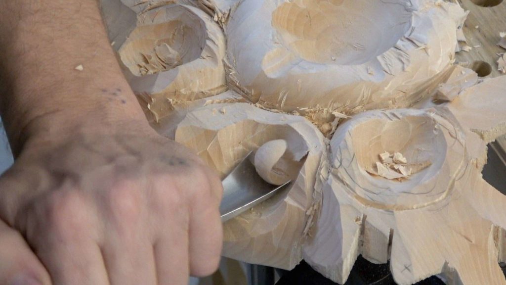 wood carving, Woodcarving, Hashemi Flowers, Foliage carving, carving leaves in wood, wood carving leaf patterns, carving leaves in wood, flower carving, carving flowers, wood carving flower patterns, wooden carved flowers, hand carved flowers, floral carving designs, Floral carving, hand carved flowers, hand carved wooden flowers, learn to carve flowers, learn to carve flowers in wood, How to carve basic flower,