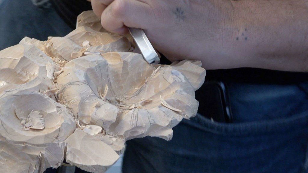 wood carving, Woodcarving, Hashemi Flowers, Foliage carving, carving leaves in wood, wood carving leaf patterns, carving leaves in wood, flower carving, carving flowers, wood carving flower patterns, wooden carved flowers, hand carved flowers, floral carving designs, Floral carving, hand carved flowers, hand carved wooden flowers, learn to carve flowers, learn to carve flowers in wood, How to carve basic flower,
