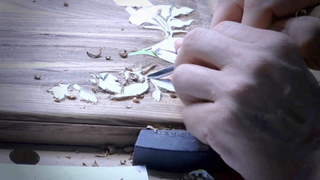 Real Gopher wood - Acacia- Olive Wood Woodcarving. How to Carve Box for a Bible with a Lily Flower