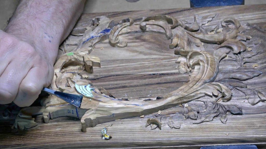 wood carving, Woodcarving, Hashemi Flowers, Foliage carving, carving leaves in wood, wood carving leaf patterns, carving leaves in wood, flower carving, carving flowers, wood carving flower patterns, wooden carved flowers, hand carved flowers, floral carving designs, Floral carving, hand carved flowers, hand carved wooden flowers, learn to carve flowers, learn to carve flowers in wood, How to carve basic flower,